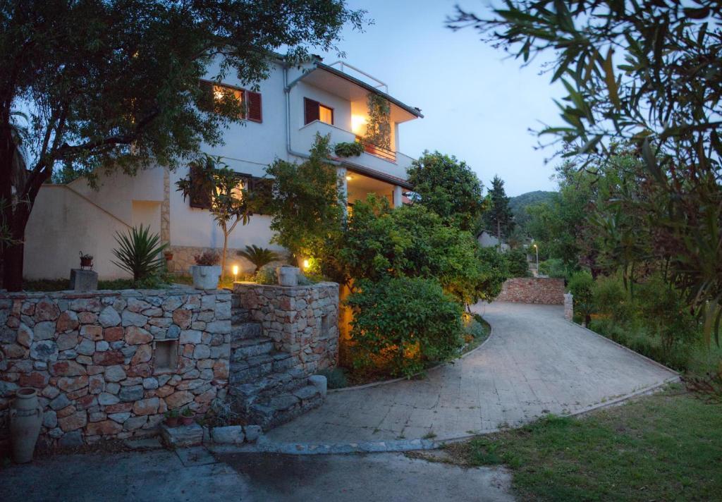 Jees Exclusive Hvar